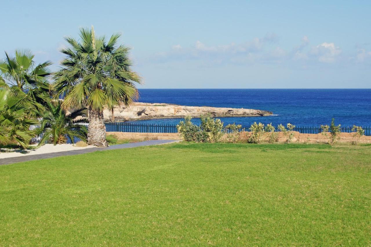 Gabriela - Coralli Beachfront Apartment Protaras Ngoại thất bức ảnh