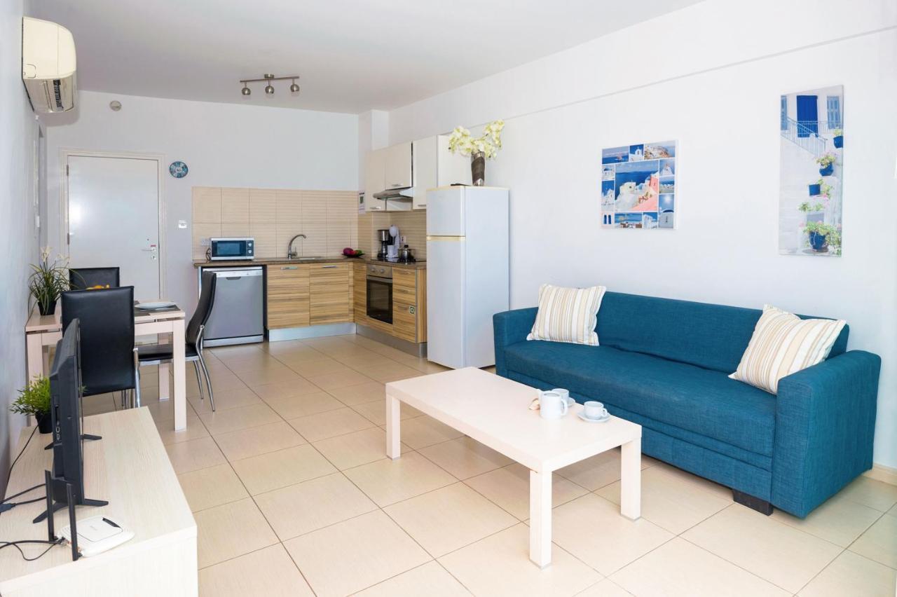 Gabriela - Coralli Beachfront Apartment Protaras Ngoại thất bức ảnh