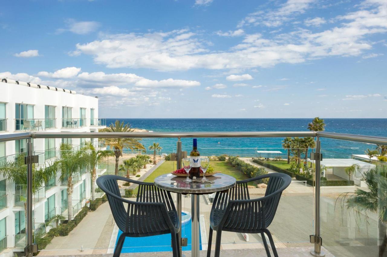 Gabriela - Coralli Beachfront Apartment Protaras Ngoại thất bức ảnh