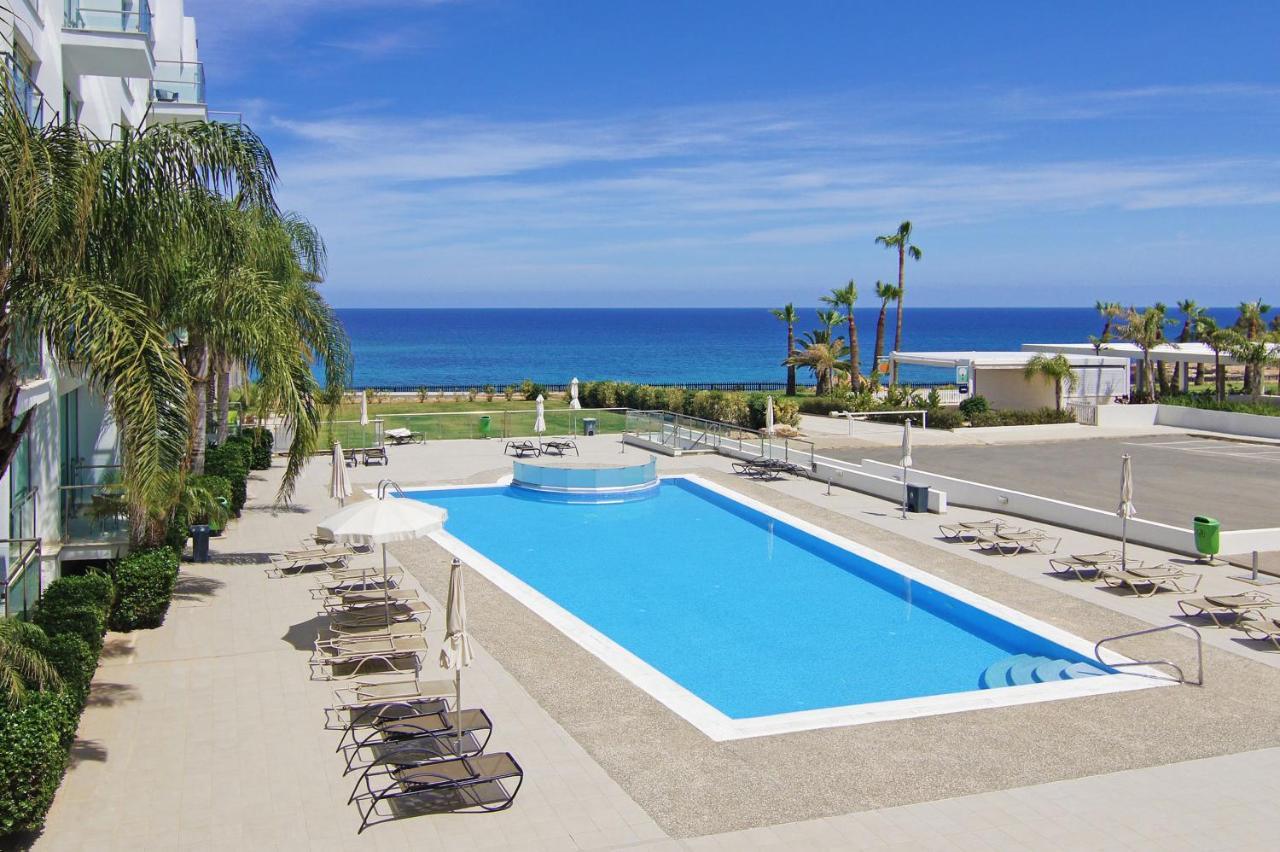 Gabriela - Coralli Beachfront Apartment Protaras Ngoại thất bức ảnh