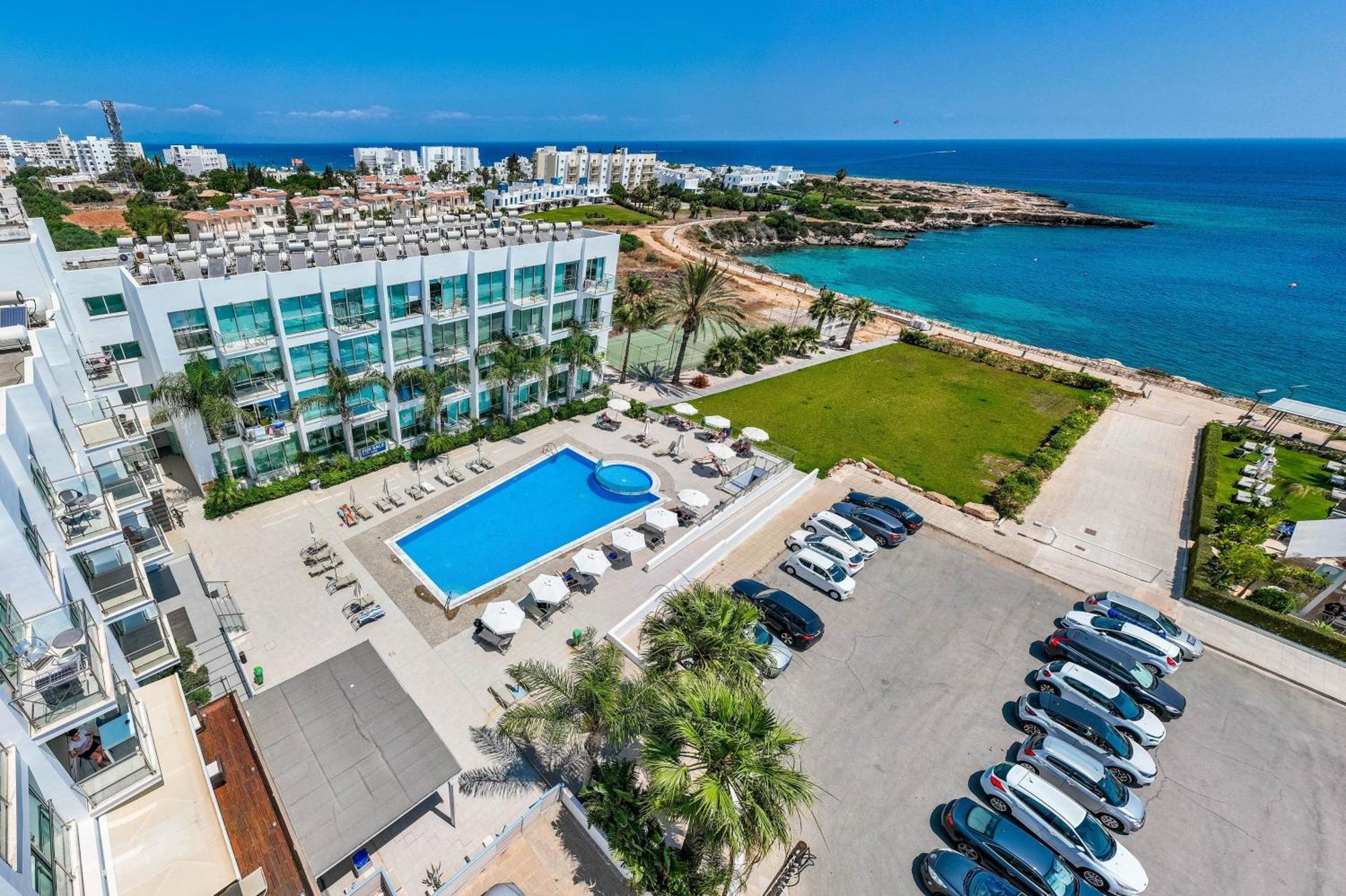 Gabriela - Coralli Beachfront Apartment Protaras Ngoại thất bức ảnh